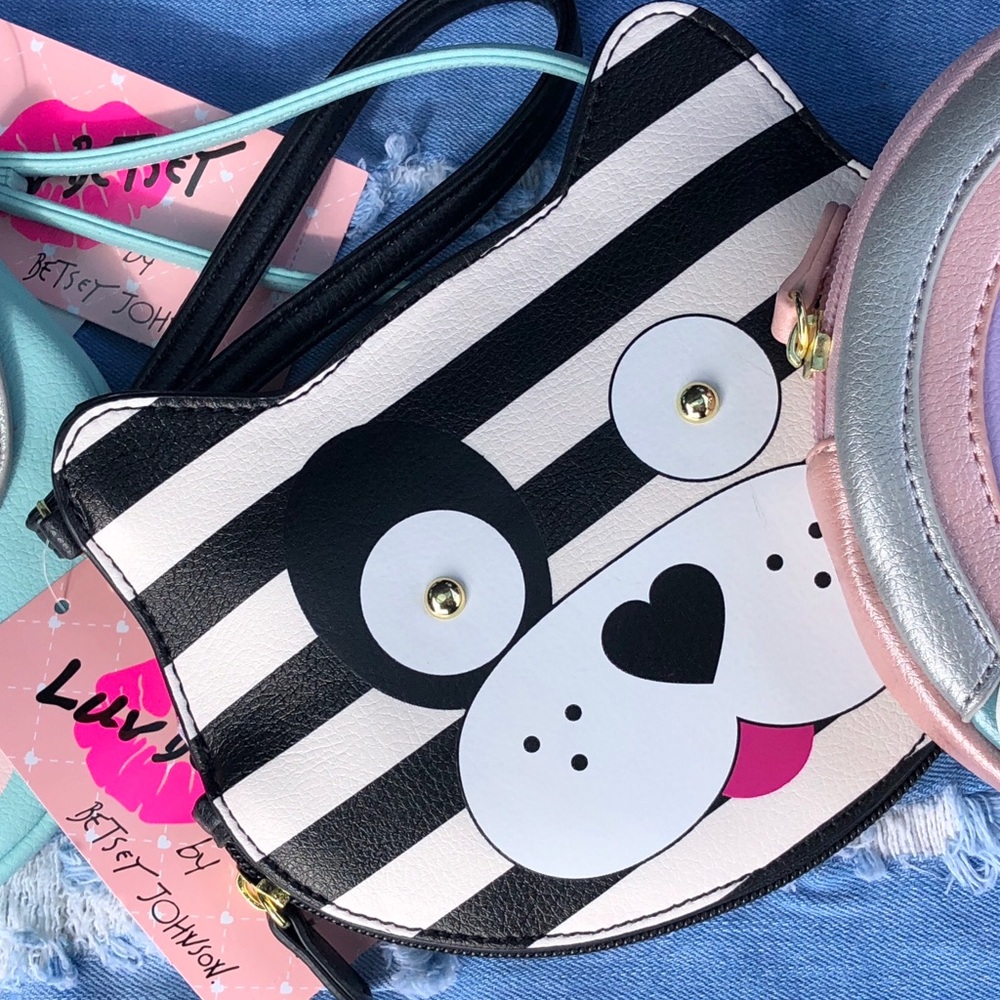 🎁SOLD🛍 Betsey Johnson Wristlet Clutch NWT